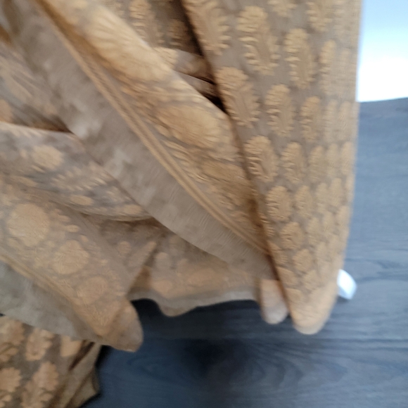 Peach and brown flower polyester saree/sari for party wear - Picture 4 of 12